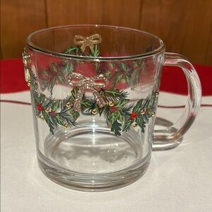 NWT Hand Painted Festive Holiday Glass Mug with Wreath Design